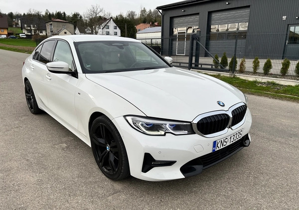 BMW Seria 3 cena 109000 przebieg: 210000, rok produkcji 2019 z Lewin Brzeski małe 497